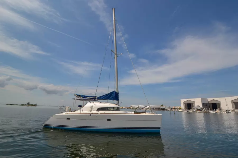 2002 Lagoon 410