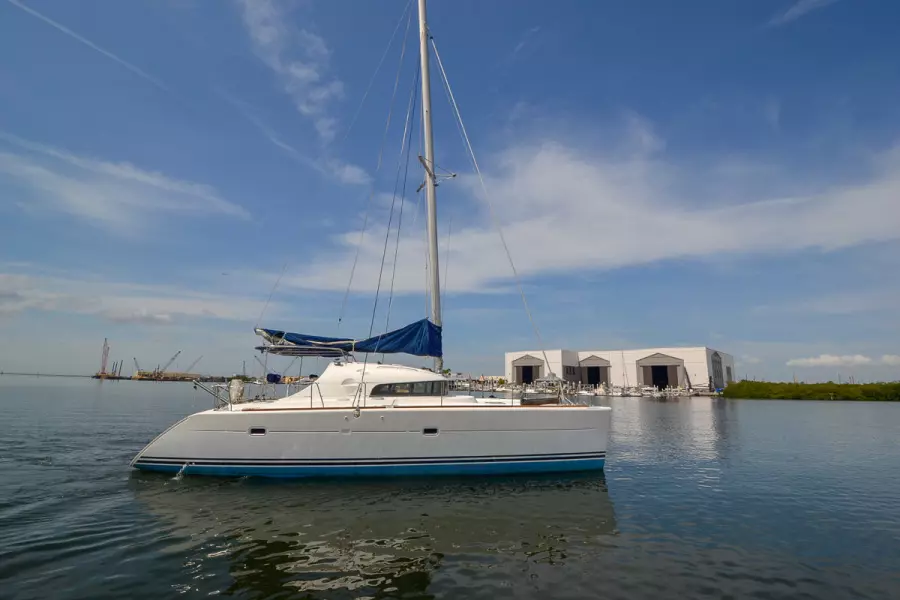 2002 Lagoon 410