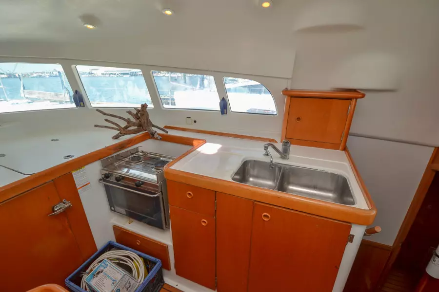 2002 Lagoon 410
