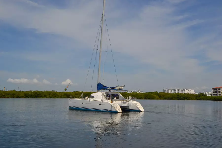 2002 Lagoon 410
