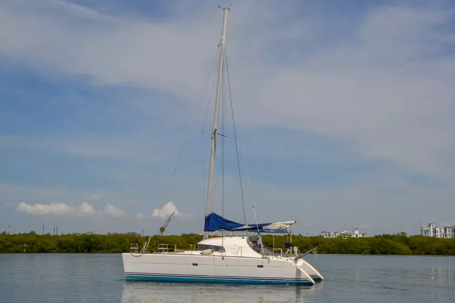 2002 Lagoon 410
