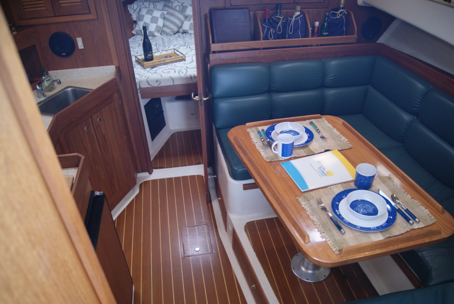 2001 Mainship Pilot 34