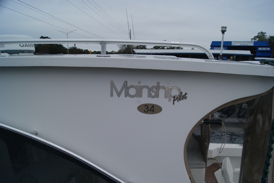 2001 Mainship Pilot 34