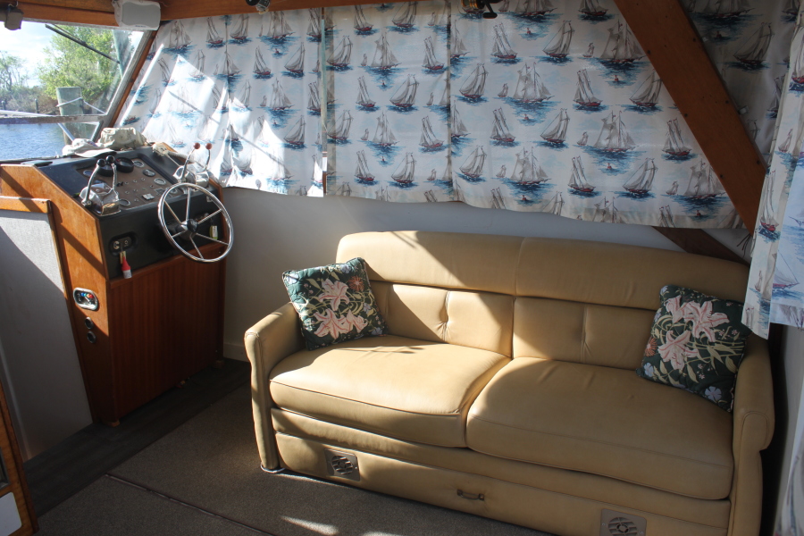 1972 Pacemaker Sport Fisherman