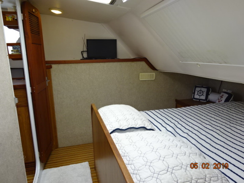 2004 Endeavour 44 trawler cat