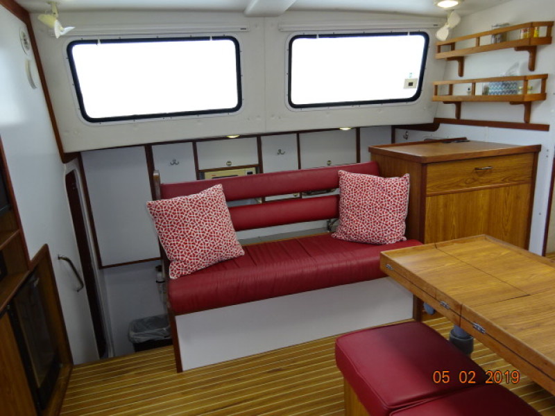 2004 Endeavour 44 trawler cat
