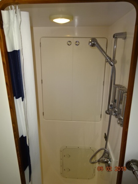 2004 Endeavour 44 trawler cat