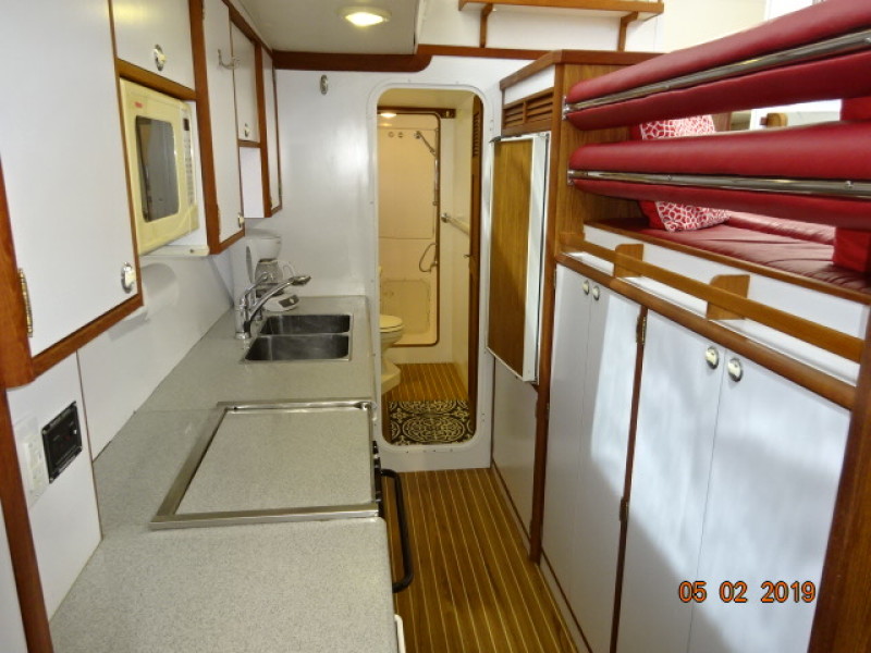 2004 Endeavour 44 trawler cat