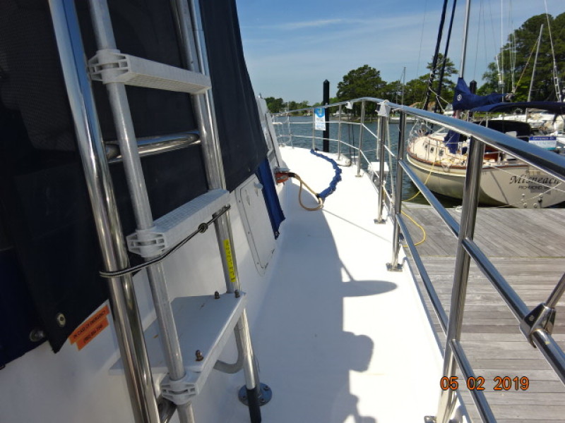 2004 Endeavour 44 trawler cat