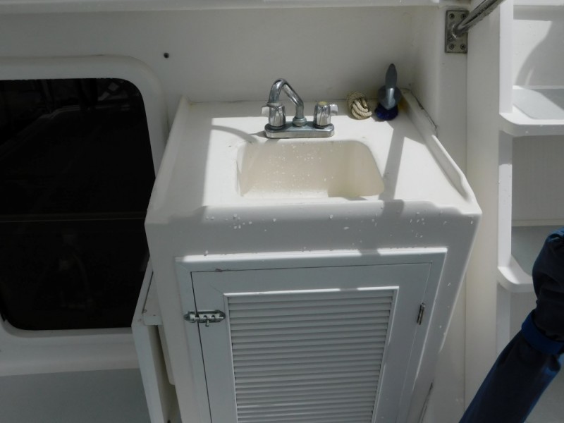 2005 DeFever Cockpit motor yacht