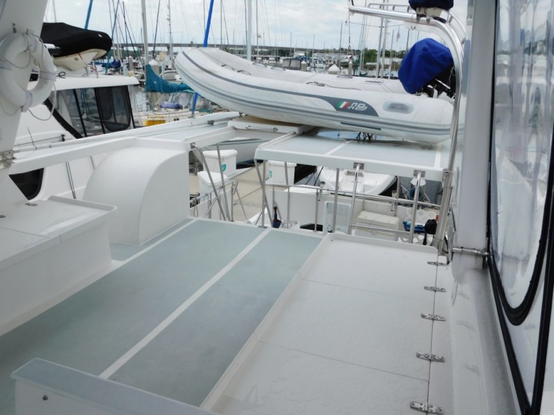 2005 DeFever Cockpit motor yacht