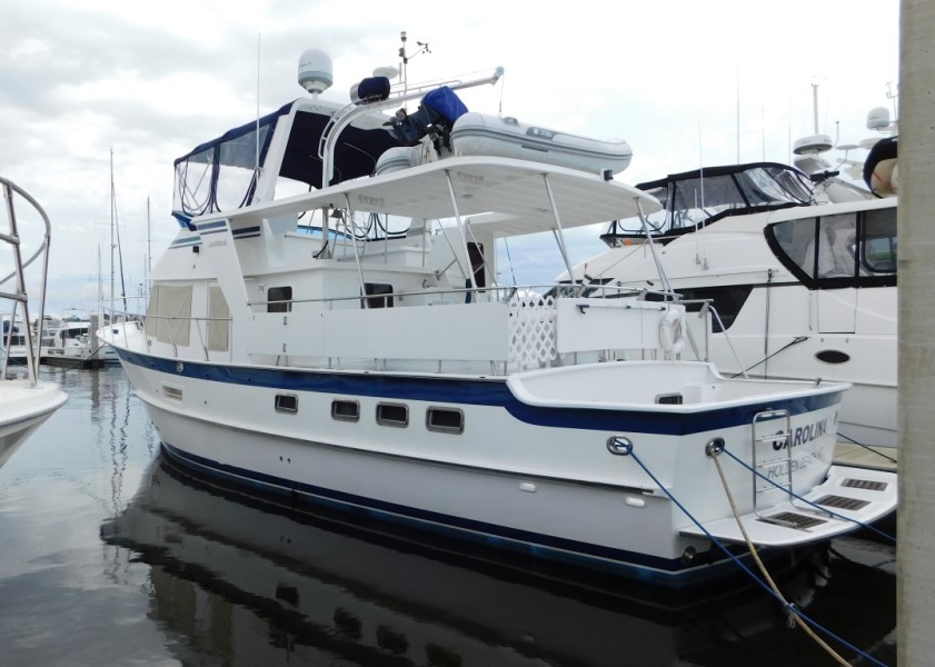 2005 DeFever Cockpit motor yacht