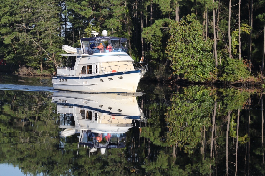 2005 DeFever Cockpit motor yacht