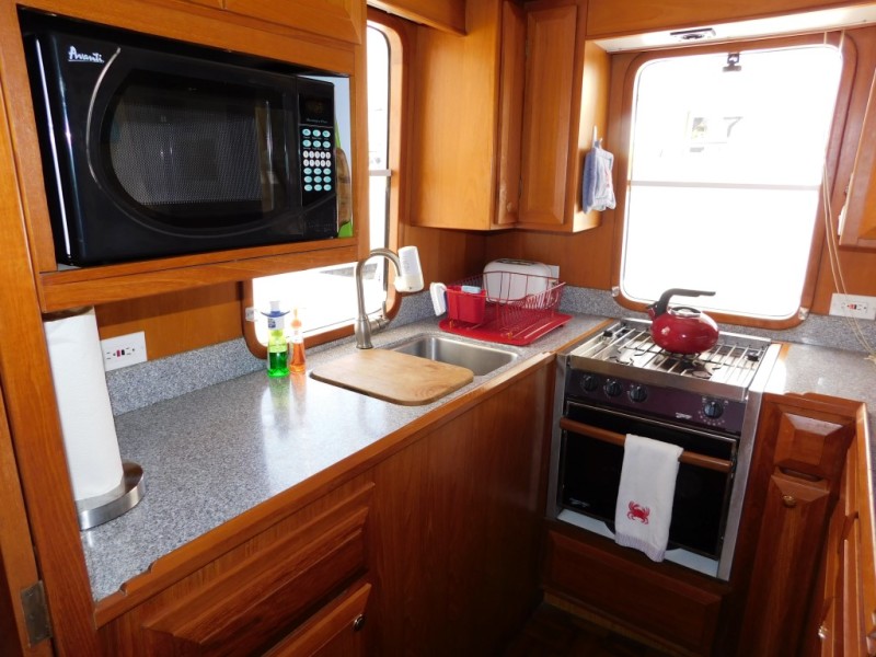 2005 DeFever Cockpit motor yacht