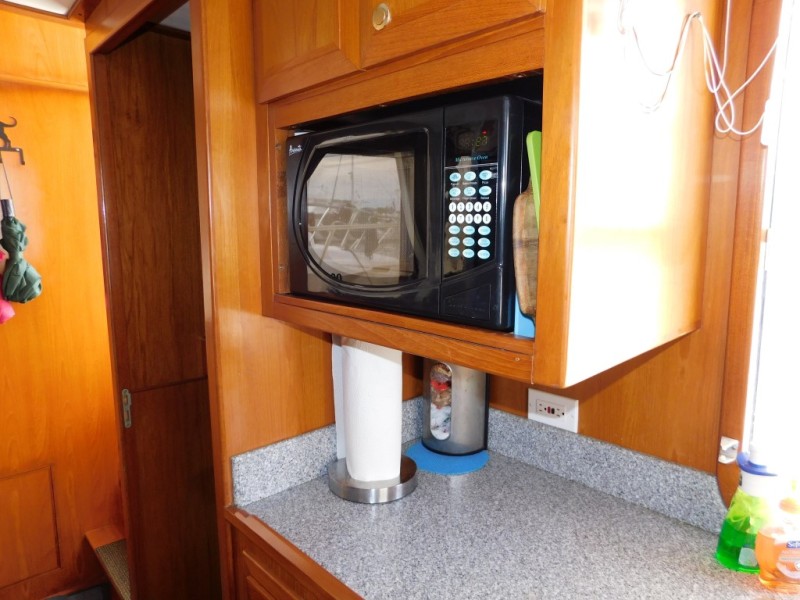 2005 DeFever Cockpit motor yacht