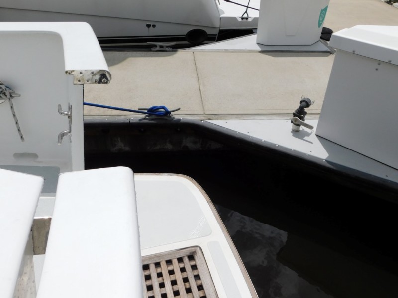 2005 DeFever Cockpit motor yacht