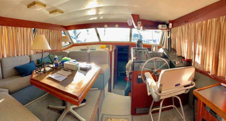 1988 Bayliner 3818