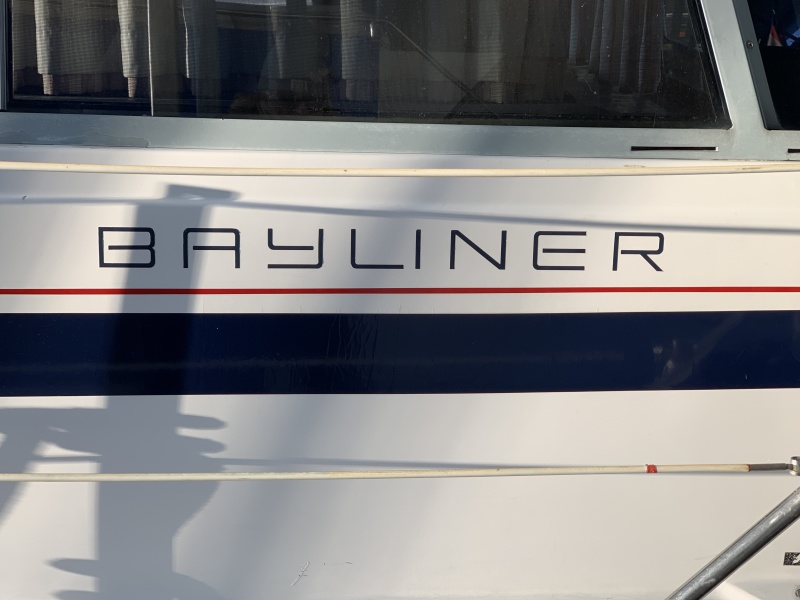 1988 Bayliner 3818