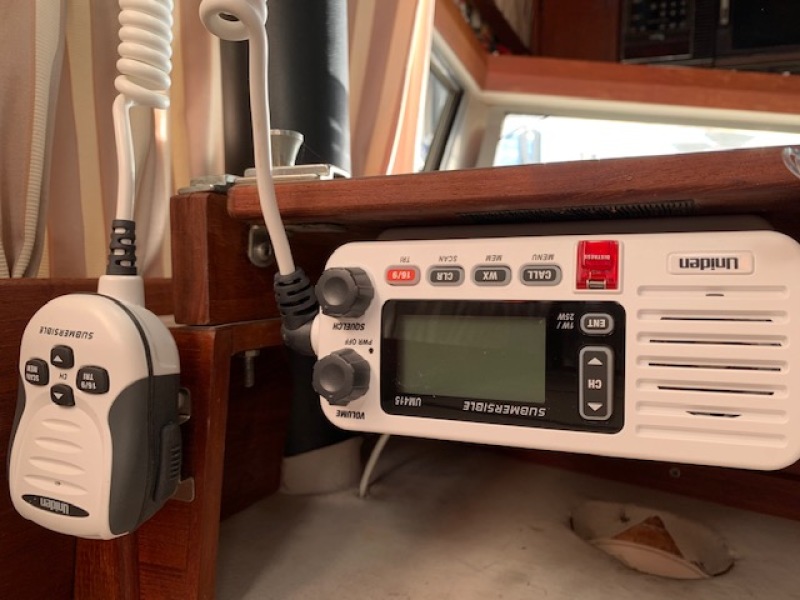 1988 Bayliner 3818