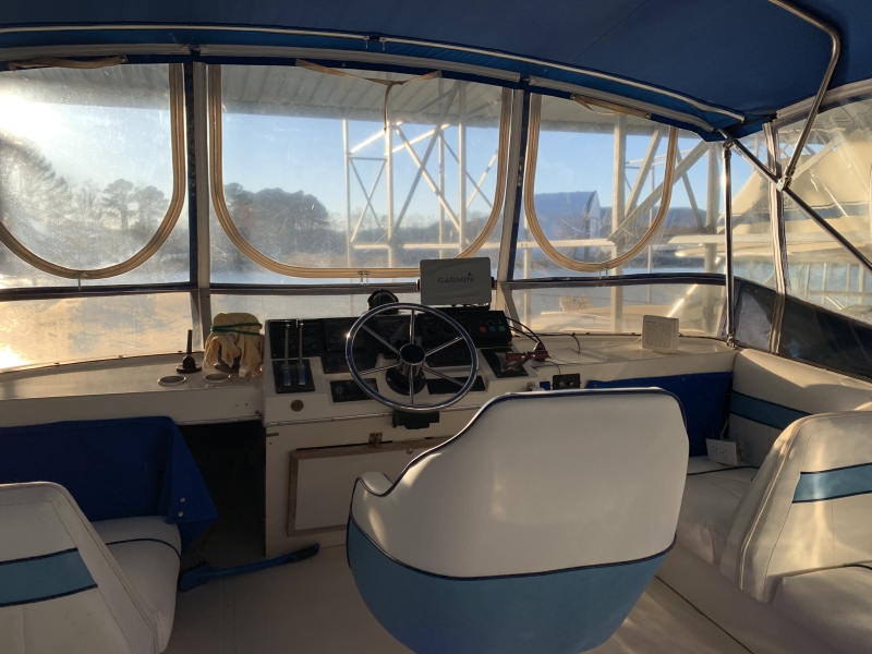 1988 Bayliner 3818