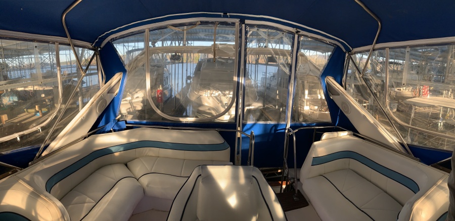 1988 Bayliner 3818