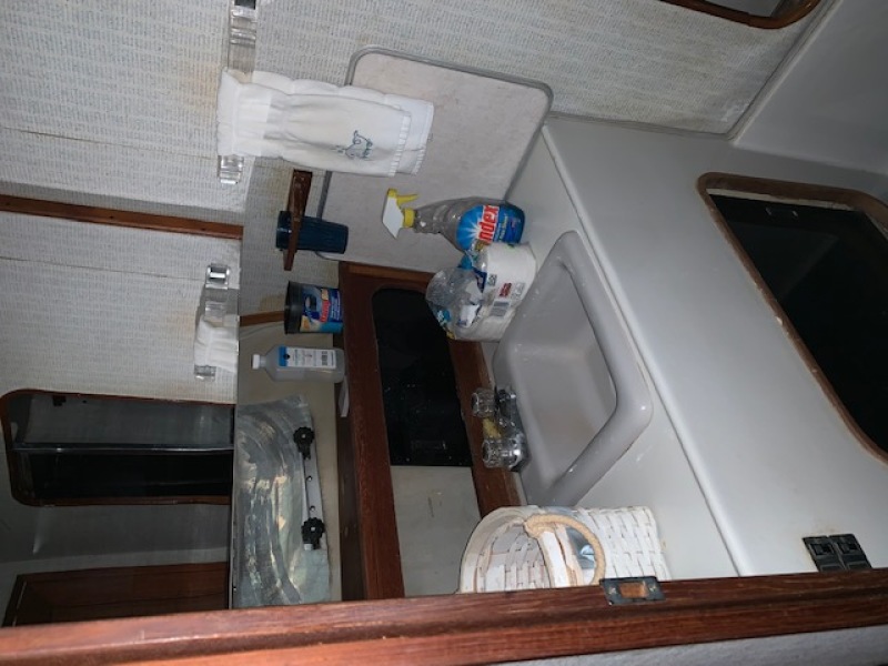 1988 Bayliner 3818