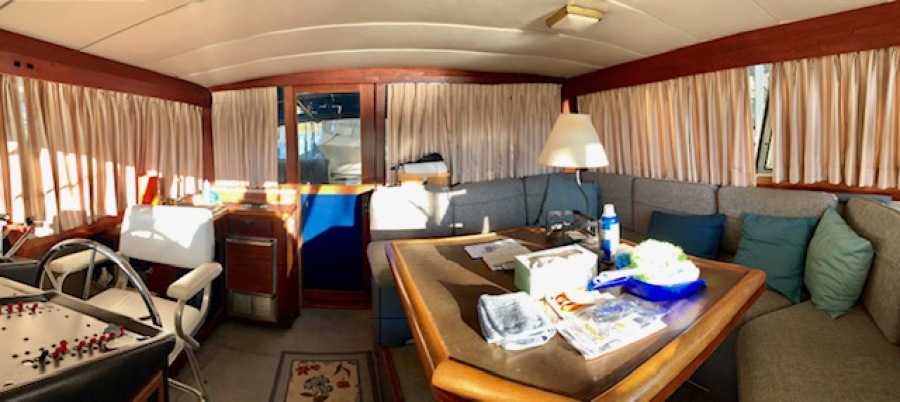 1988 Bayliner 3818