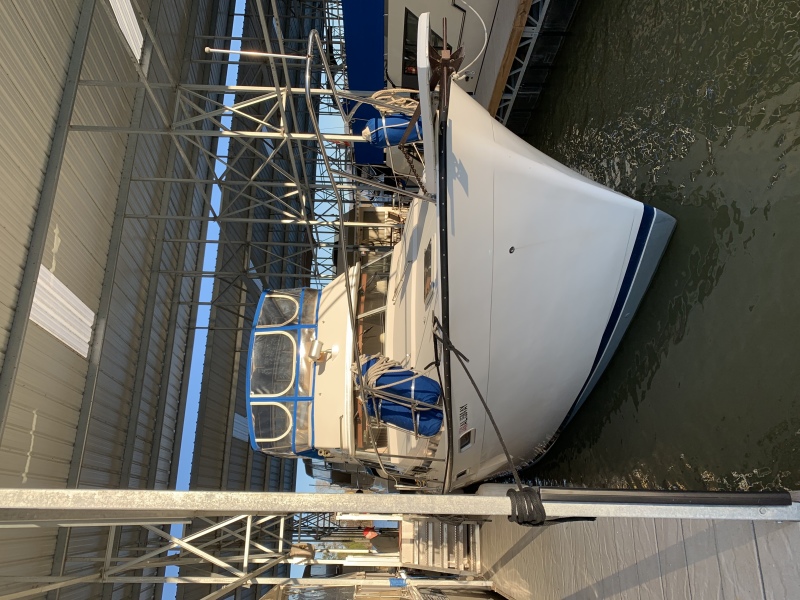 1988 Bayliner 3818