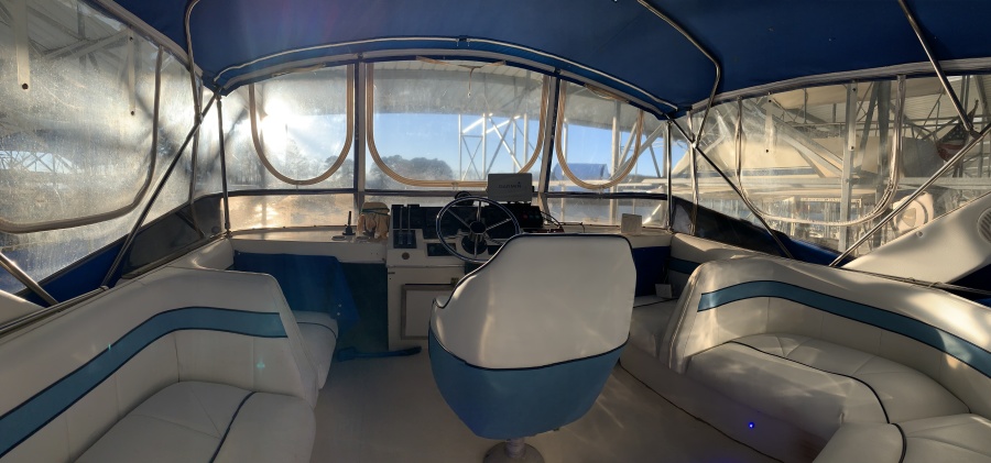 1988 Bayliner 3818