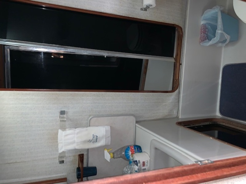 1988 Bayliner 3818