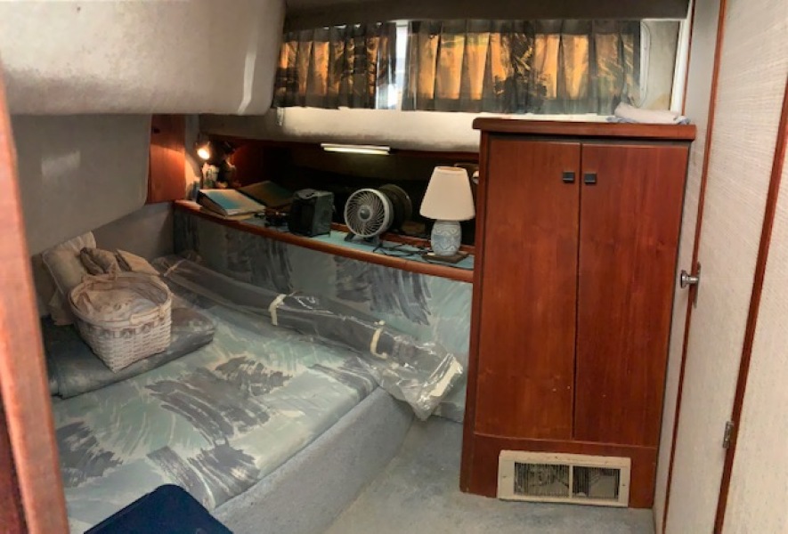 1988 Bayliner 3818
