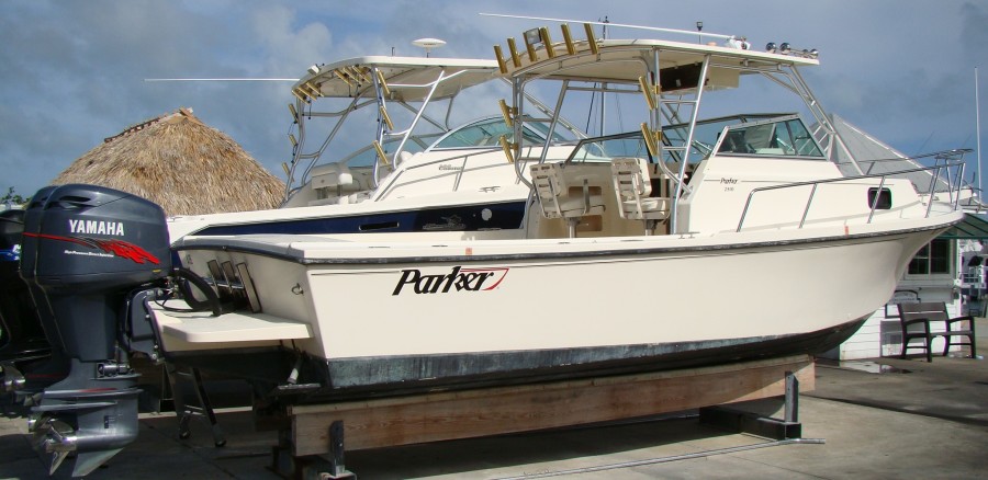 2001 Parker 2510 Deep Vee