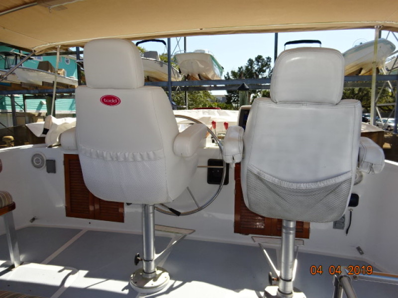 1986 DeFever Raised Pilot House