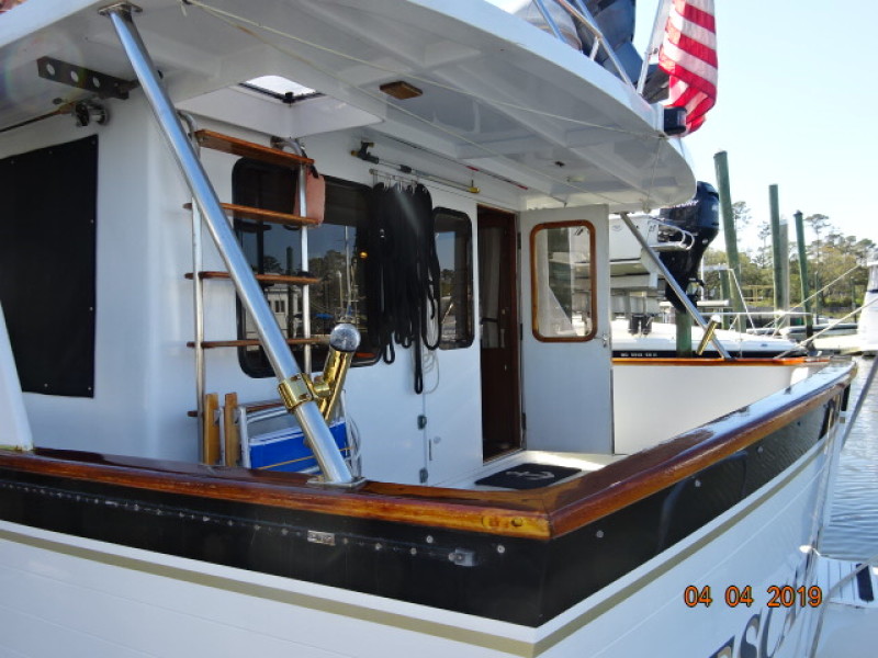 1986 DeFever Raised Pilot House