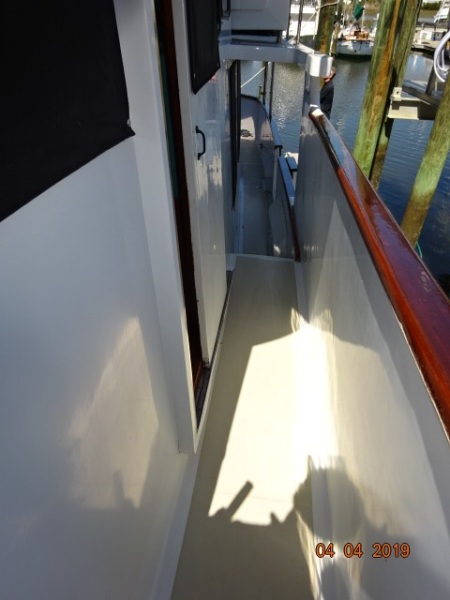 1986 DeFever Raised Pilot House