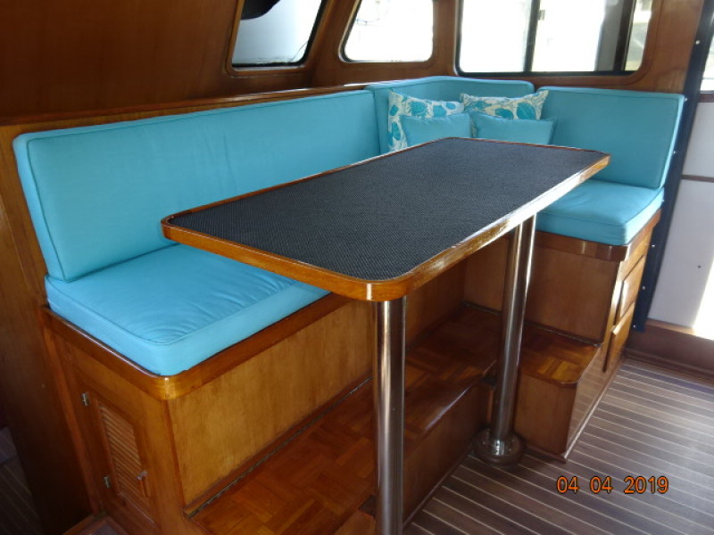 1986 DeFever Raised Pilot House