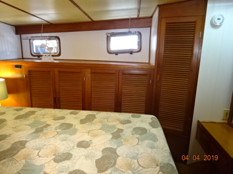 1986 DeFever Raised Pilot House
