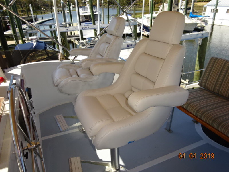 1986 DeFever Raised Pilot House