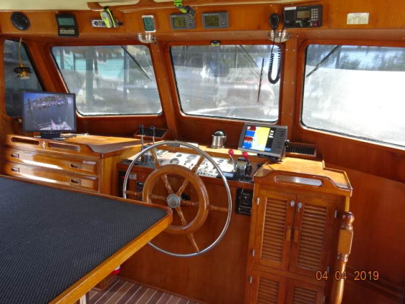 1986 DeFever Raised Pilot House