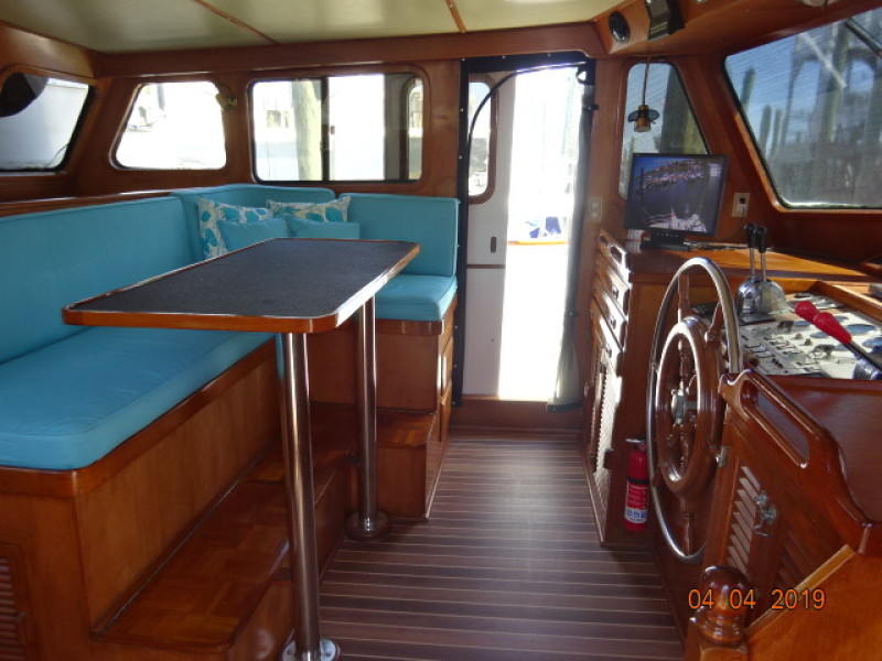 1986 DeFever Raised Pilot House
