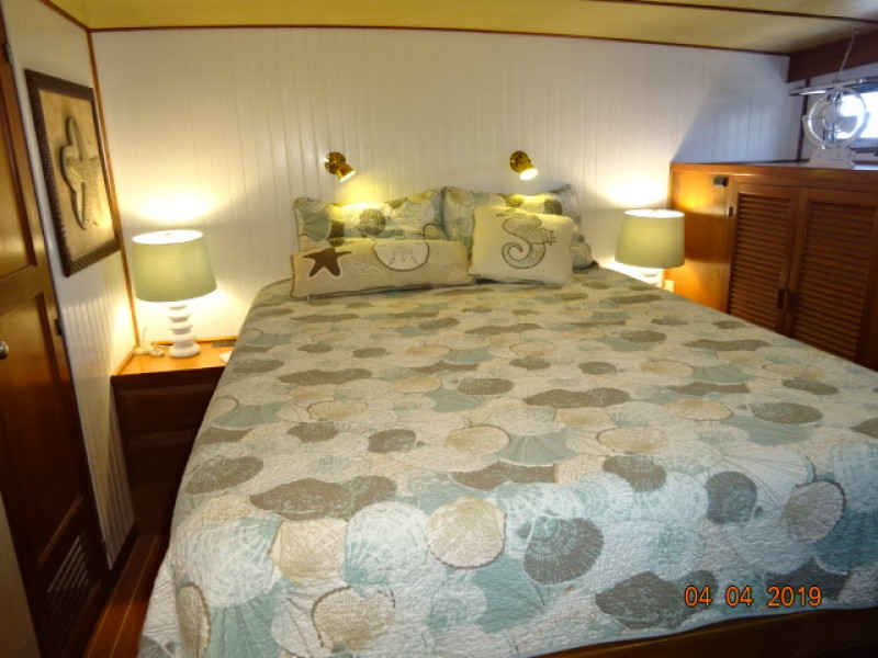1986 DeFever Raised Pilot House