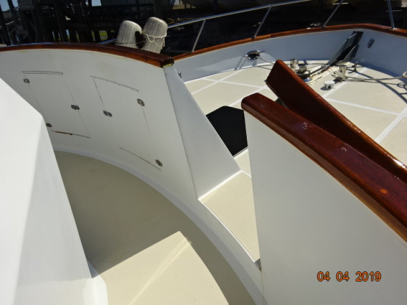 1986 DeFever Raised Pilot House