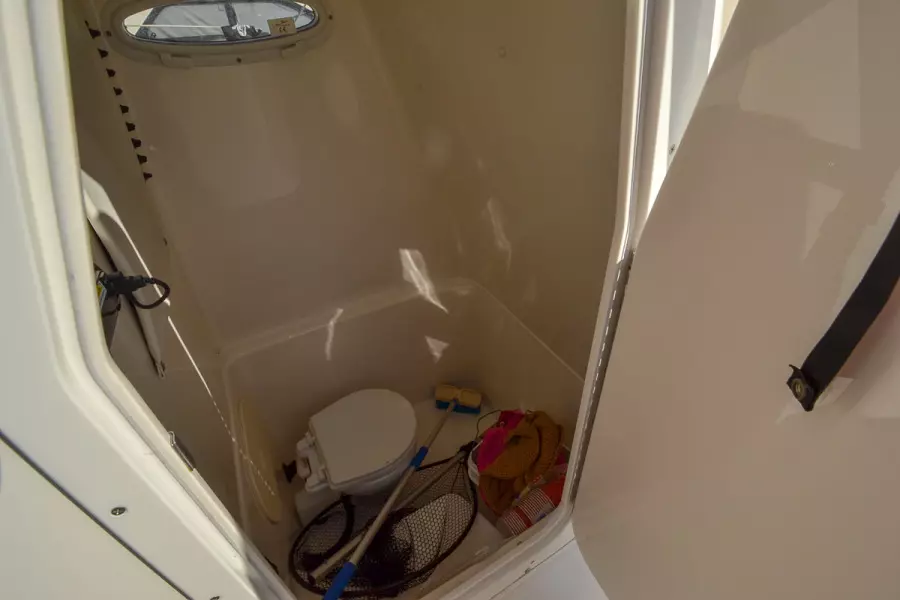 2014 Cobia 237 Cc 29