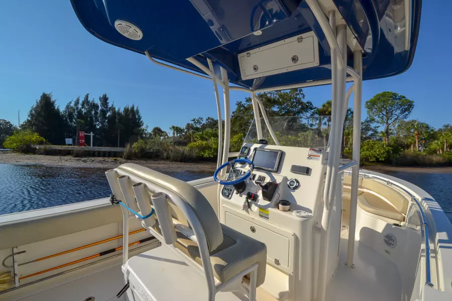 2014 Cobia 237 Cc 13