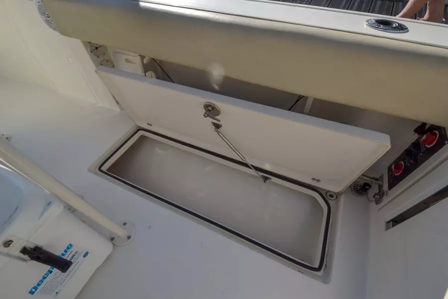 2014 Cobia 237 Cc 28