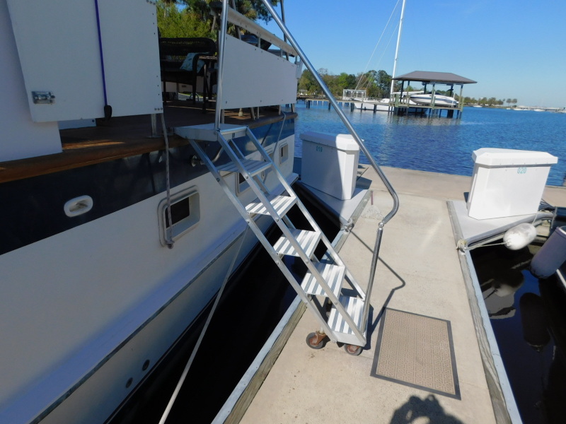 1982 DeFever 44