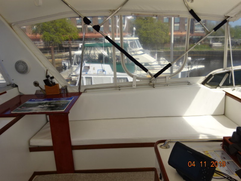 1985 Jefferson motor yacht