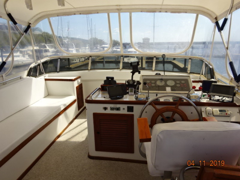 1985 Jefferson motor yacht