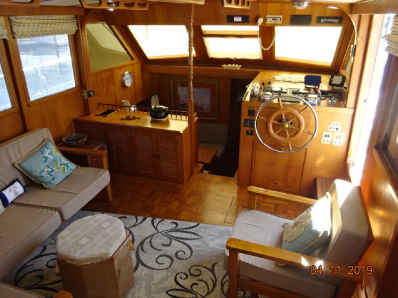 1985 Jefferson motor yacht