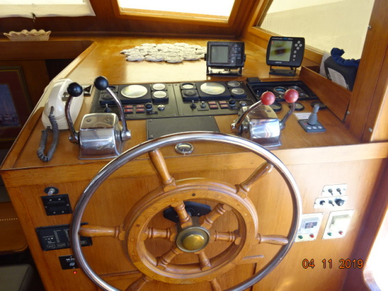 1985 Jefferson motor yacht